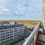 Krakowska With Balcony And Free Garage By Renters Appartement