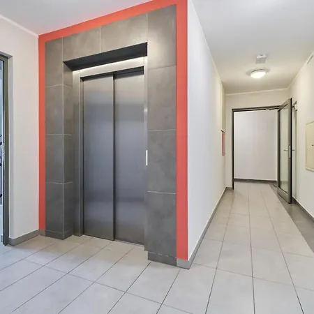 Krakowska With Balcony And Free Garage By Renters Wroclaw