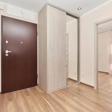 Krakowska With Balcony And Free Garage By Renters * Wrocław