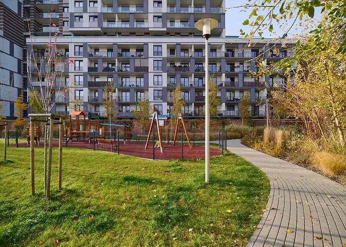 Krakowska With Balcony And Free Garage By Renters
