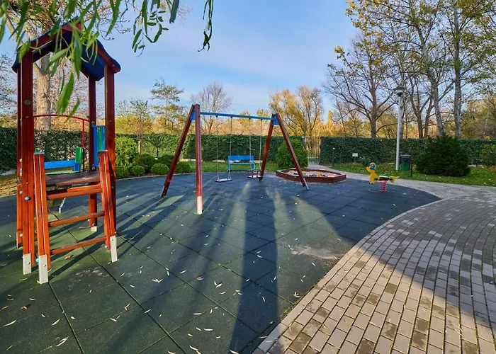 Krakowska With Balcony And Free Garage By Renters 아파트 *