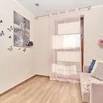 شقة Krakowska With Balcony And Free Garage By Renters فروتسواف