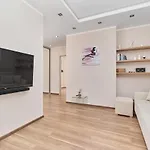 Krakowska With Balcony And Free Garage By Renters فروتسواف