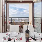 شقة Krakowska With Balcony And Free Garage By Renters فروتسواف