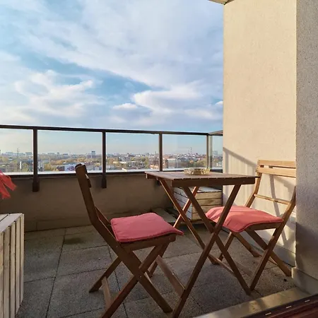 Apartment Krakowska With Balcony And Free Garage By Renters