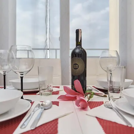 Krakowska With Balcony And Free Garage By Renters Apartmán Vratislav