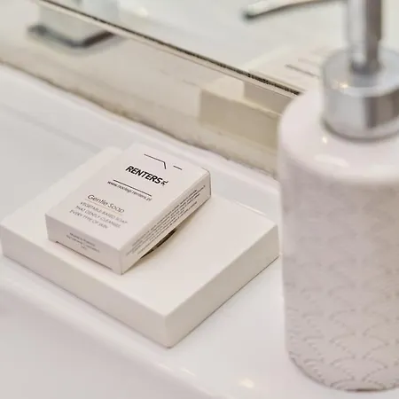 Krakowska With Balcony And Free Garage By Renters Apartmán *