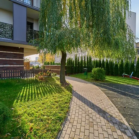 Apartment Krakowska With Balcony And Free Garage By Renters *