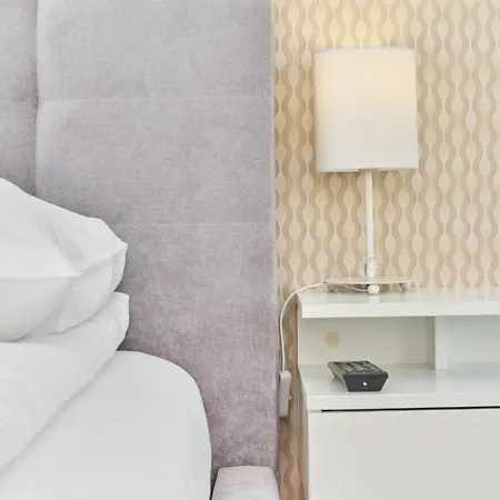 Krakowska With Balcony And Free Garage By Renters * Vratislav