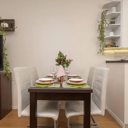 Krakowska With Balcony And Free Garage By Renters Apartment *