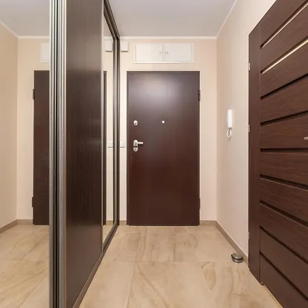 Apartment Krakowska With Balcony And Free Garage By Renters *