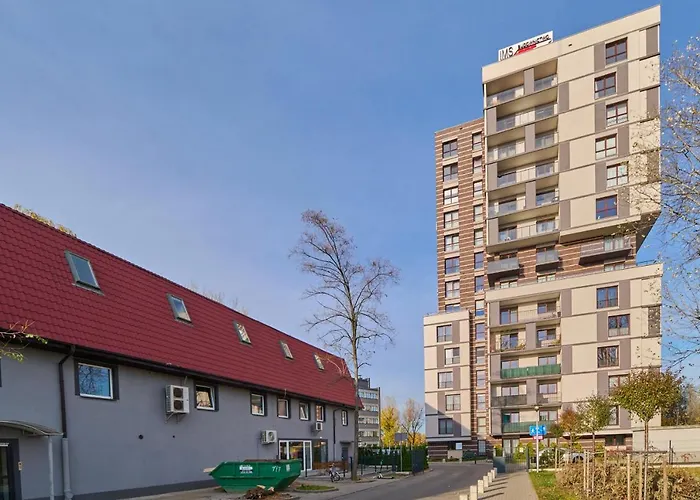 Krakowska With Balcony And Free Garage By Renters Apartman Wrocław